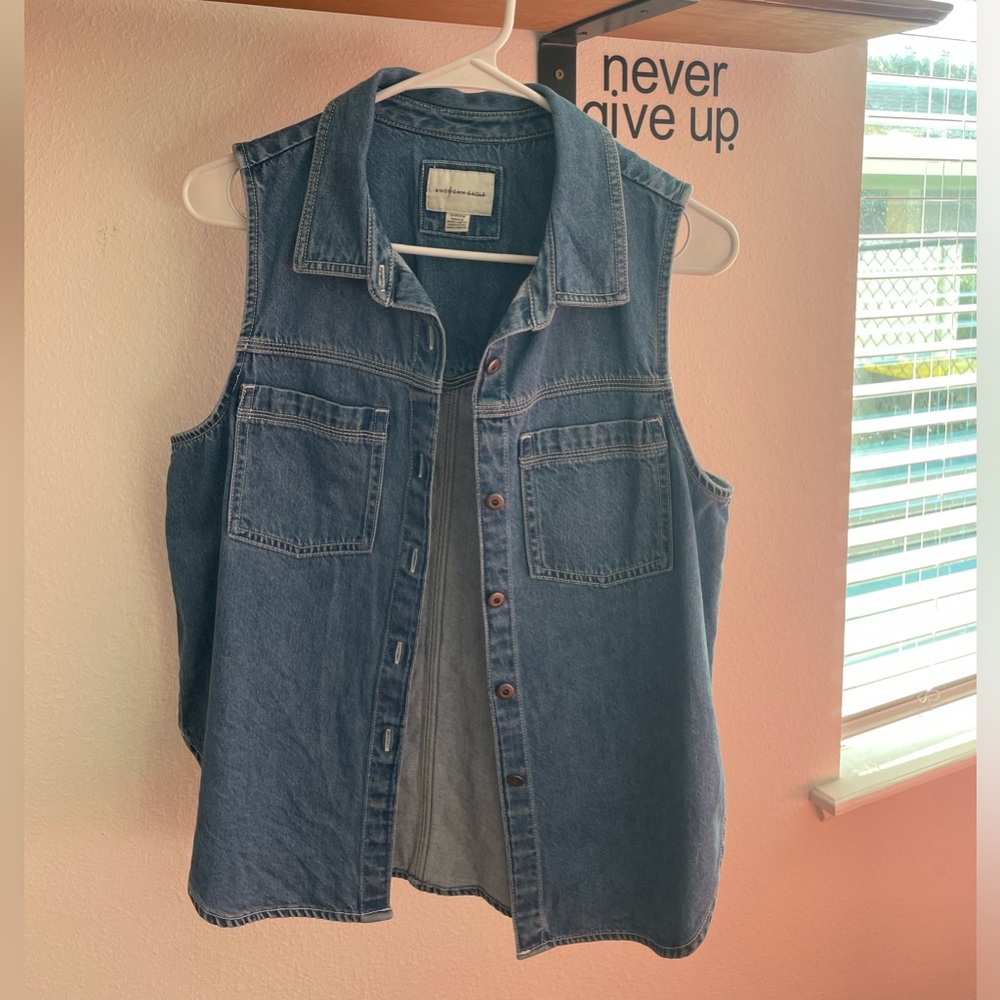 AMERICAN EAGLE DENIM BLOUSE